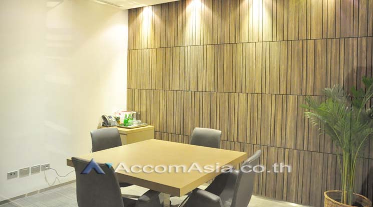 10  Office Space For Rent in Silom ,Bangkok BTS Sala Daeng at Silom Complex AA10757